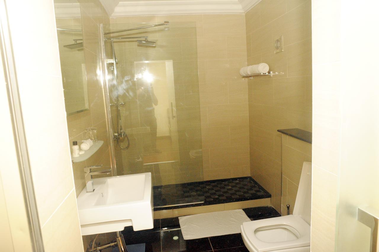 H210 Hotell Aliayabiagba Exteriör bild