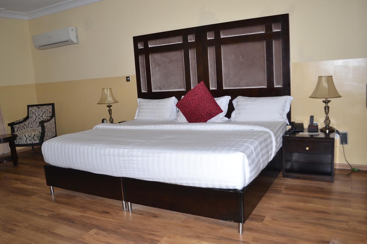 H210 Hotell Aliayabiagba Exteriör bild